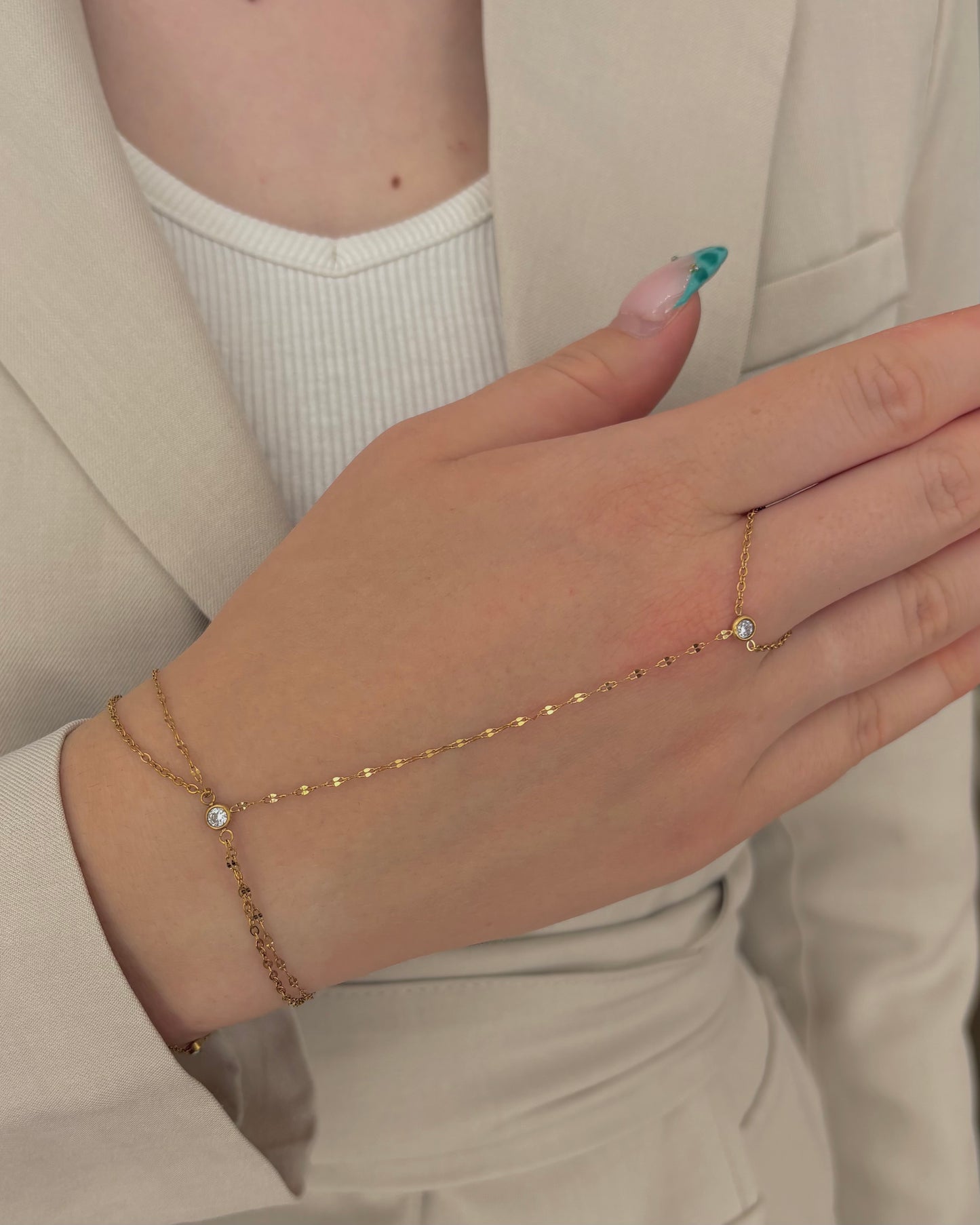Delicate Glow Handkette Gold