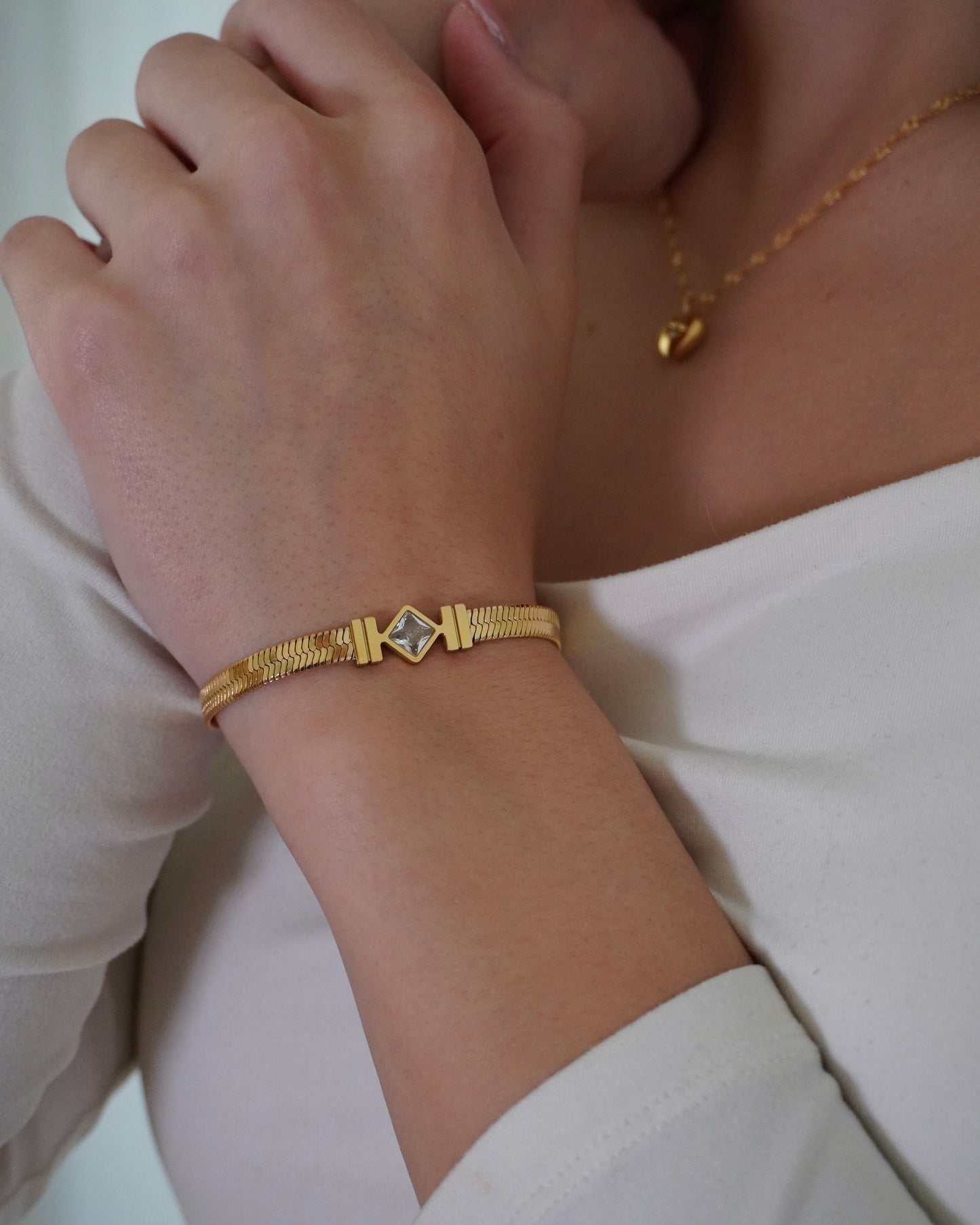 Eterna Armband weißer Stein