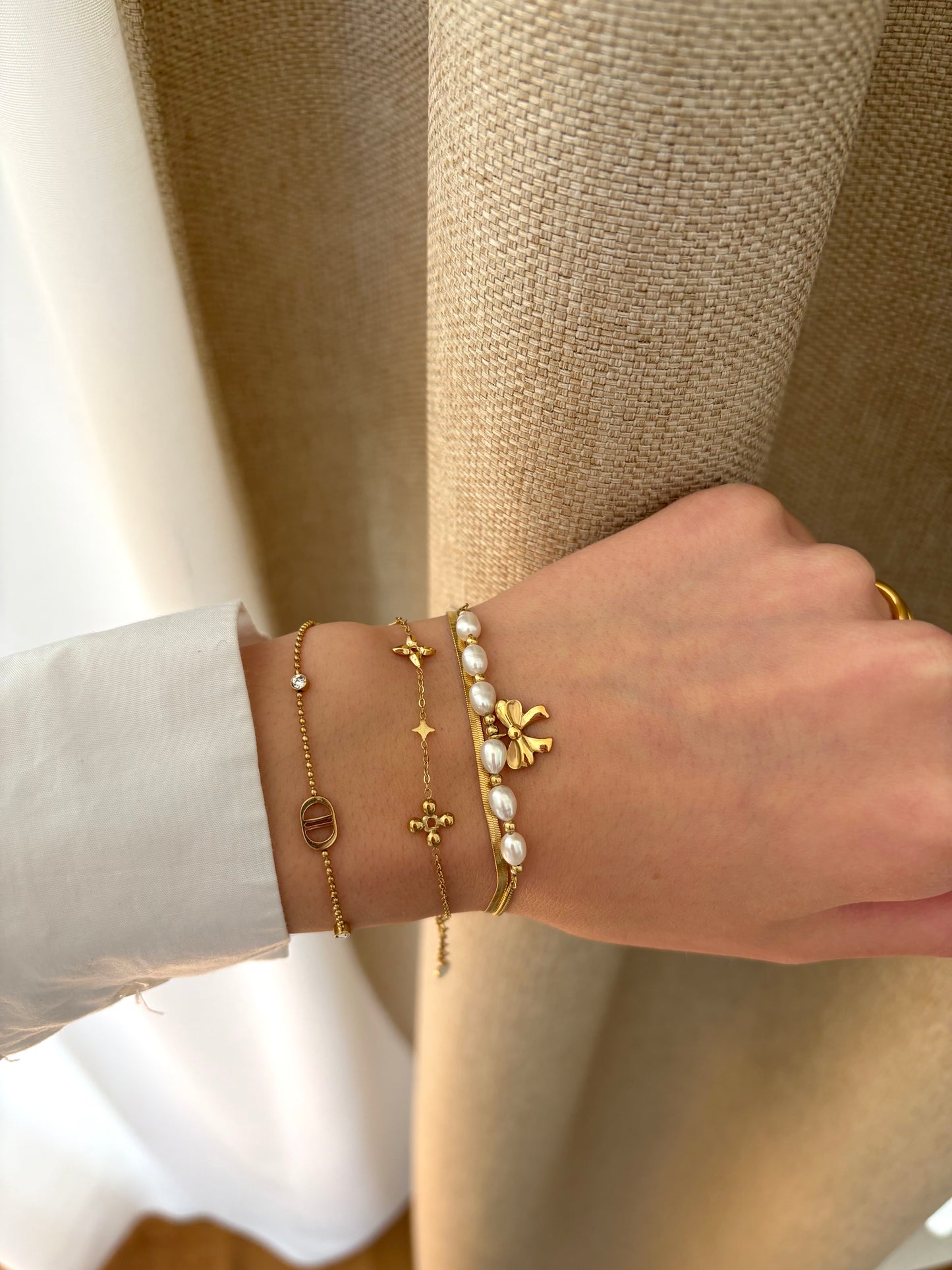 Schleife mit Perlen Armband zwei