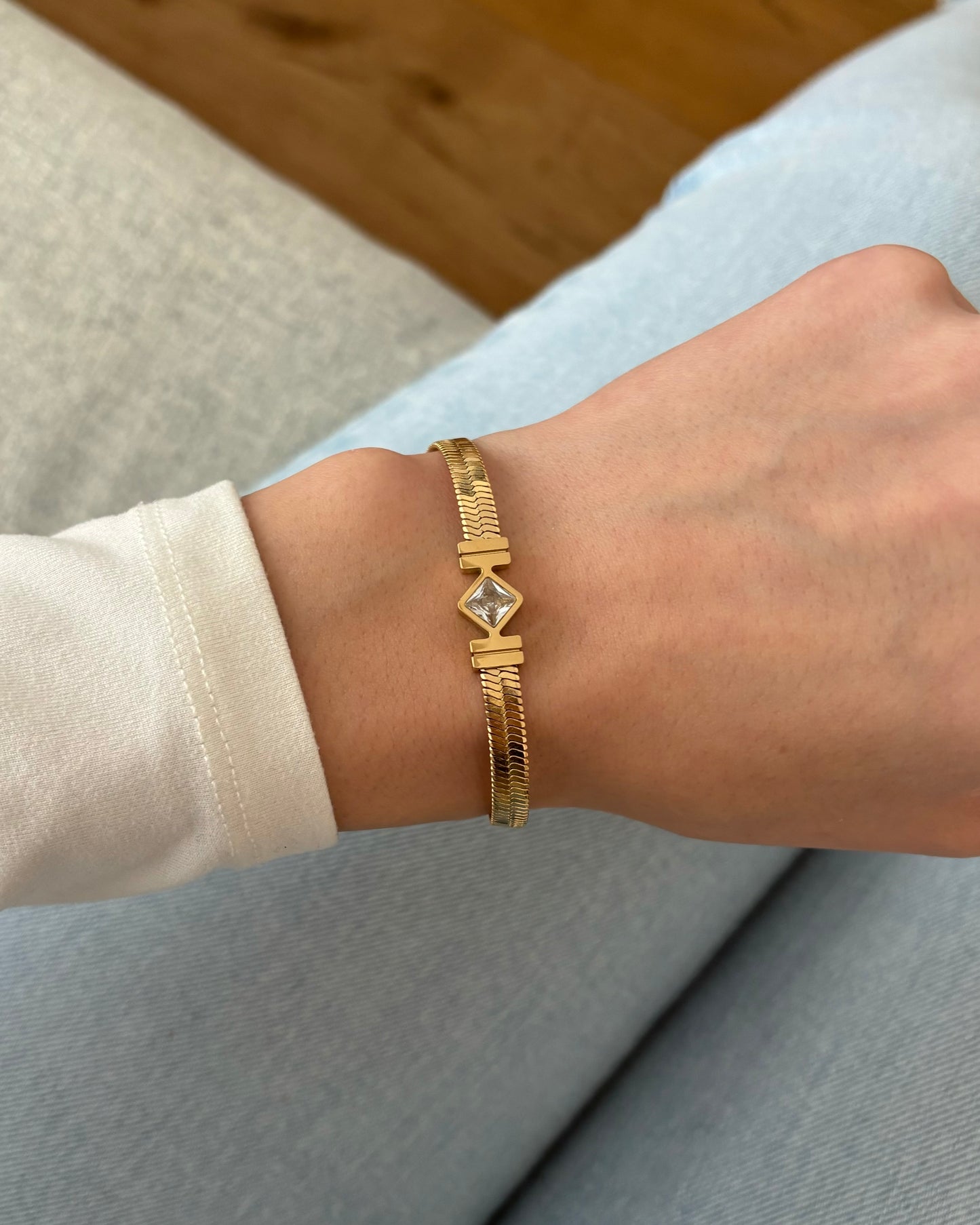 Eterna Armband weißer Stein