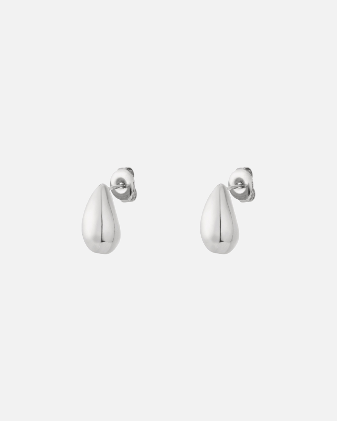 Kleine Tropfen Ohrstecker in Silber