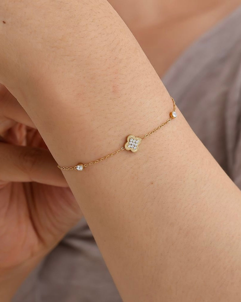 Luna Klee Armband mit Steinen