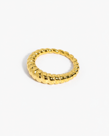 Twisted Glow Ring – Gold