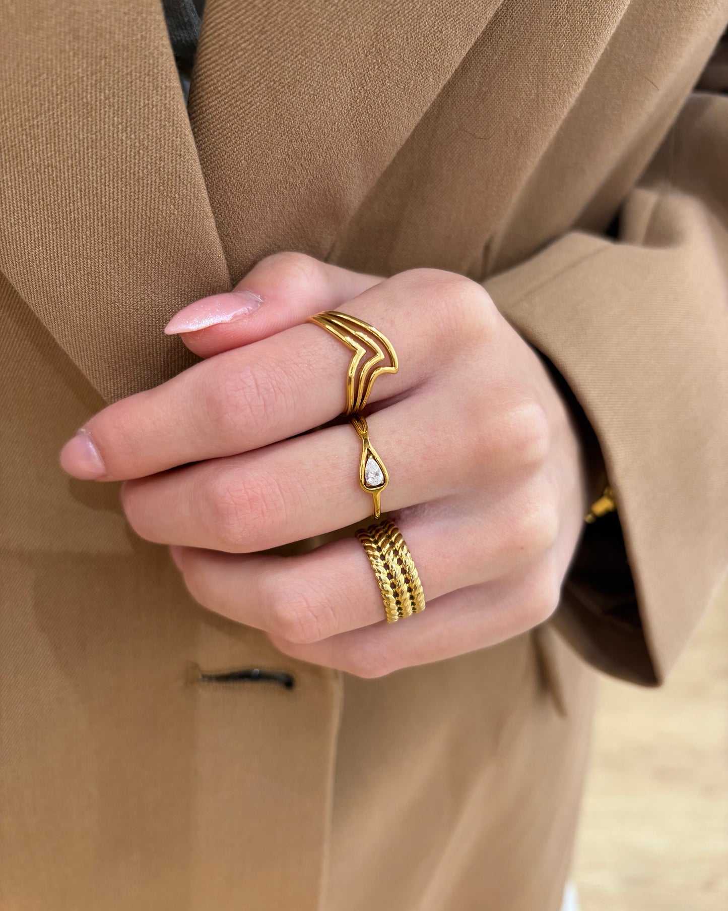 V- Welle Ring - Gold