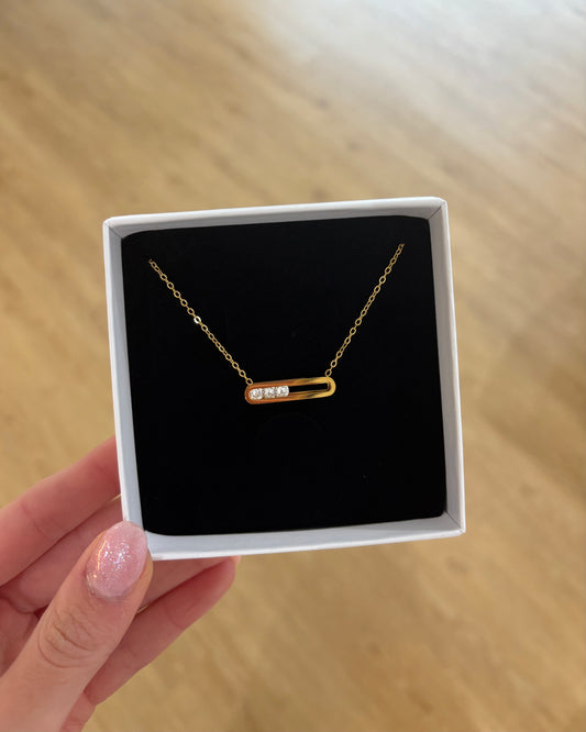 Elegante Kette mit beweglichen Steinen