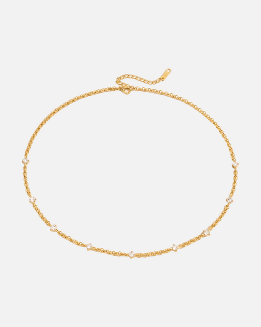 Lina Kette mit kleinen Steinen