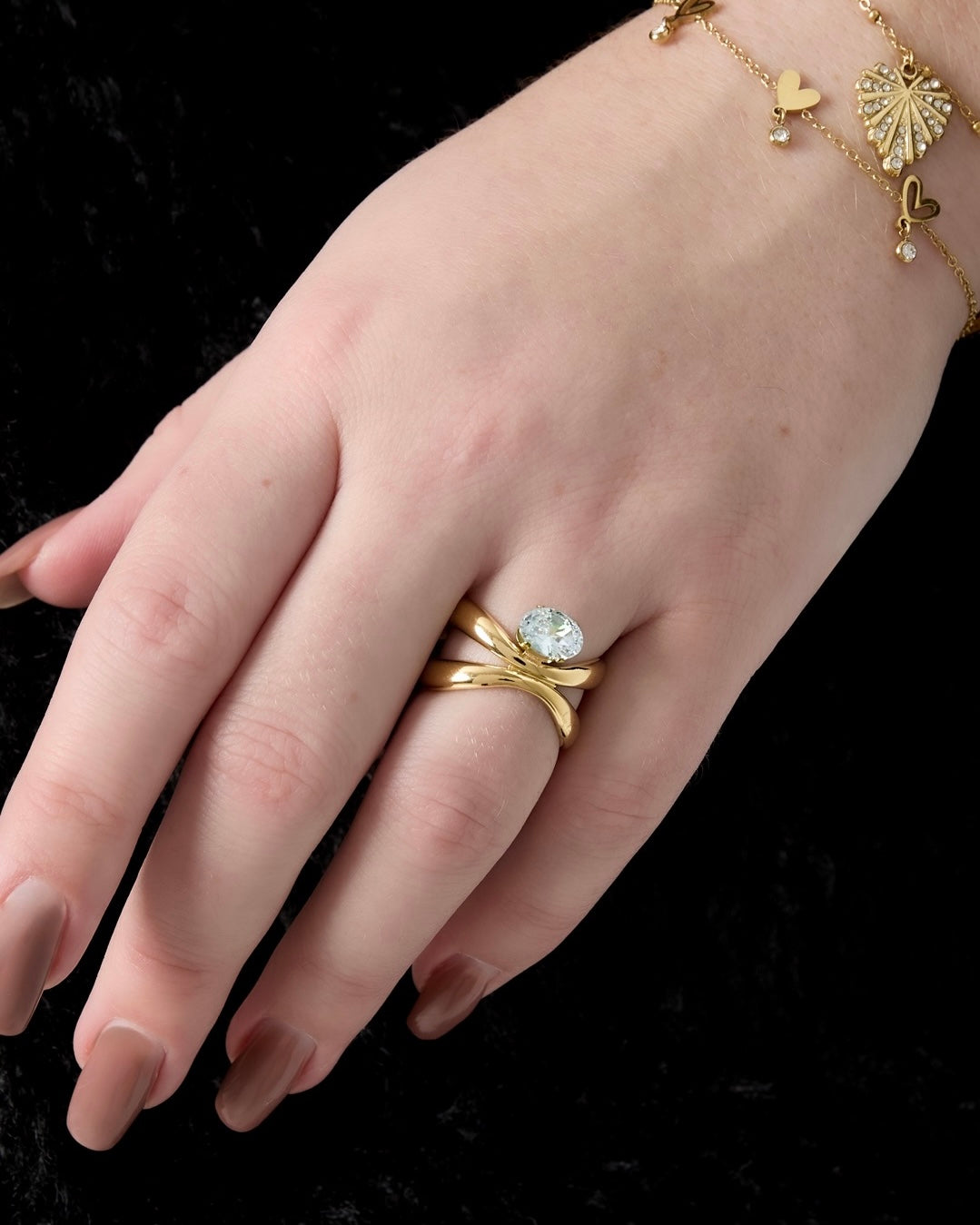 Luxus Ring mit Stein Gold