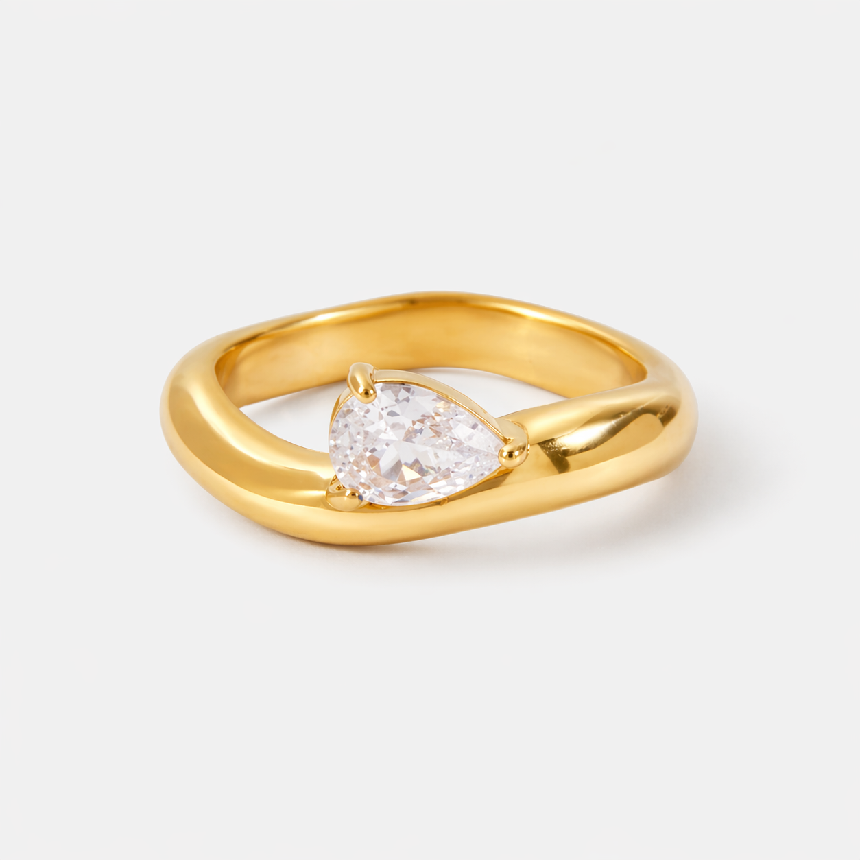 Goldring mit Tropfenstein