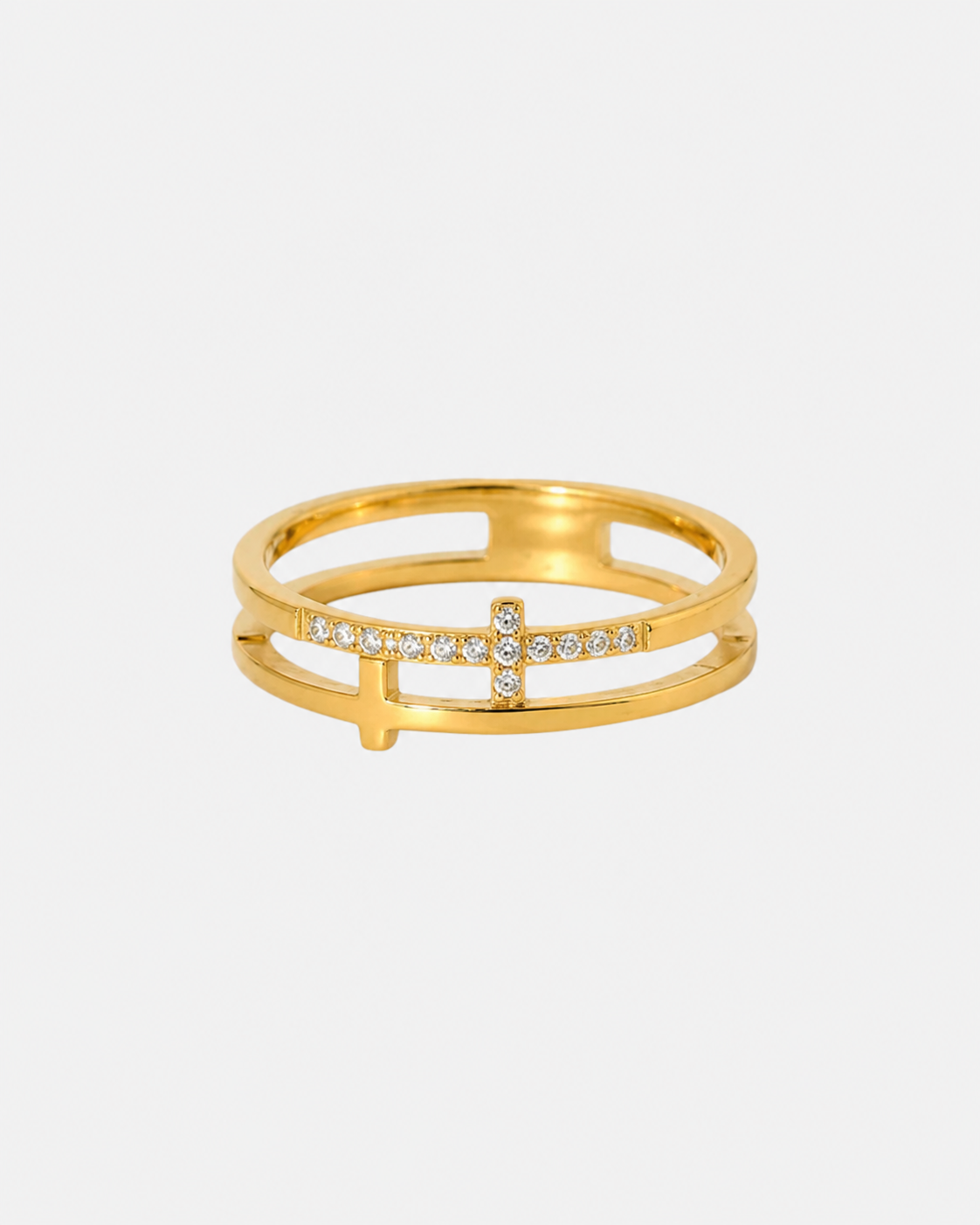    Goldfarbener Ring mit offenem Double-Ring-Design und funkelndem Cross aus kleinen weißen Steinen.