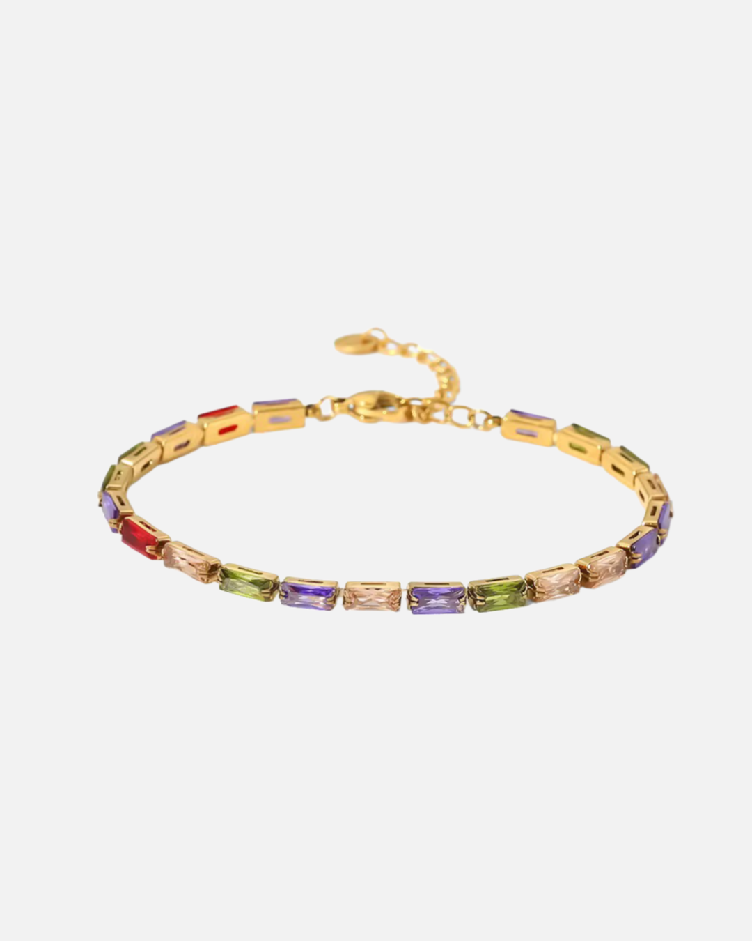 Vergoldetes Edelstahl Armband mit bunten rechteckigen Zirkonia-Steinen auf hellem Hintergrund.